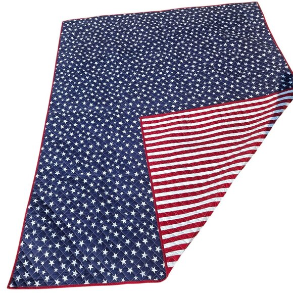 Reversible Patriotic Stars & Stripes Quilt Blanket 90x72 Red White & Blue Picnic - Picture 1 of 6